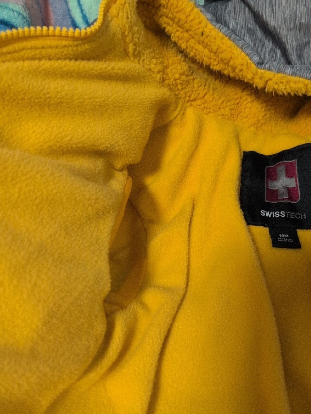 ❤️‍🔥10/$10❤️‍🔥 Baby Boys Swiss Tech Yellow/Gray Puffer Jacket Size 18M - Picture 3 of 5